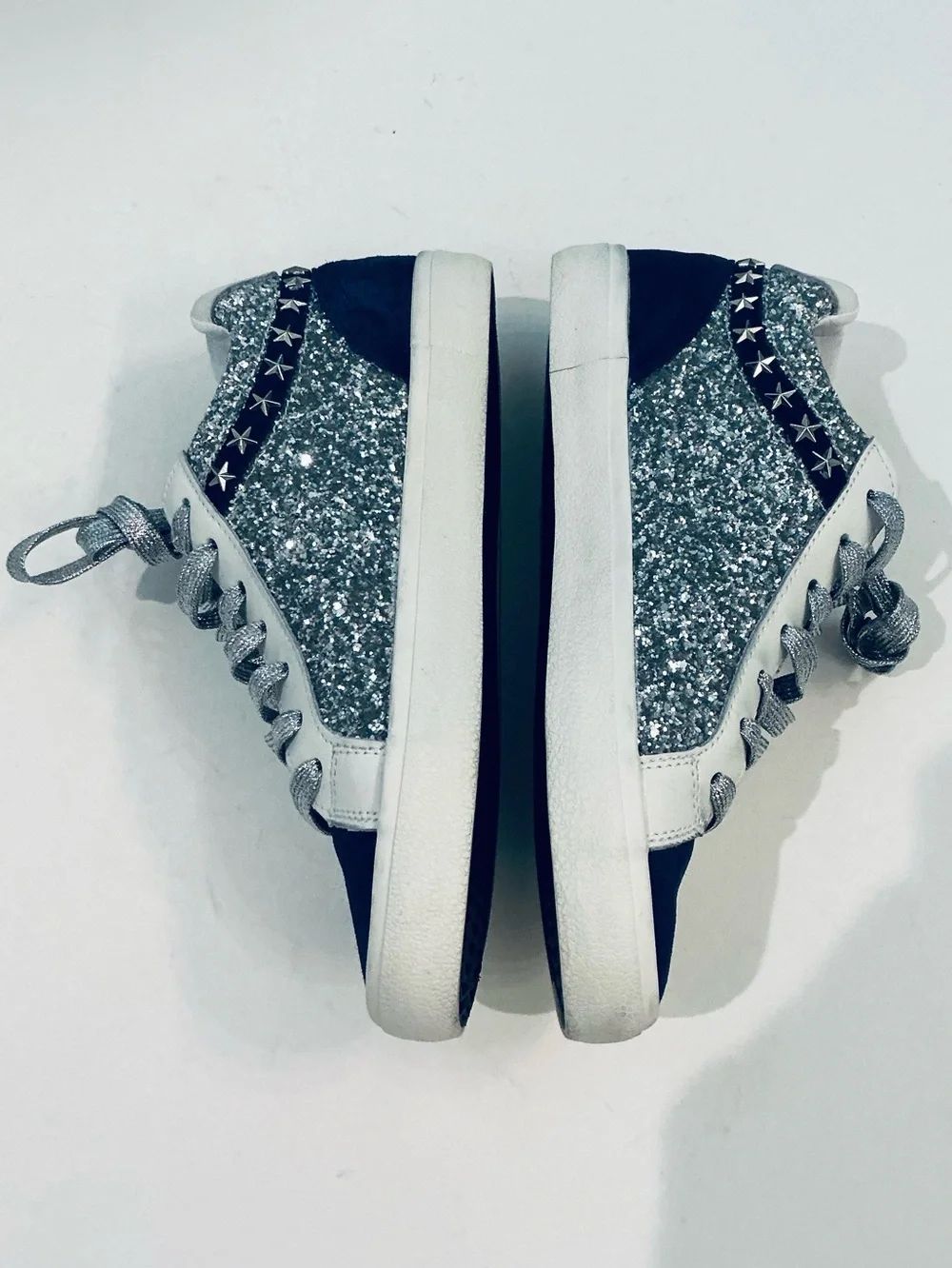 VINTAGE HAVANA, Yaya Glitter Low-Top Sneaker in Navy/Silver Multi, Size 8